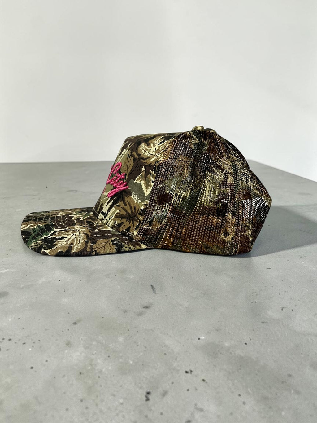 High Plains – Mesh Trucker Hat | Pink