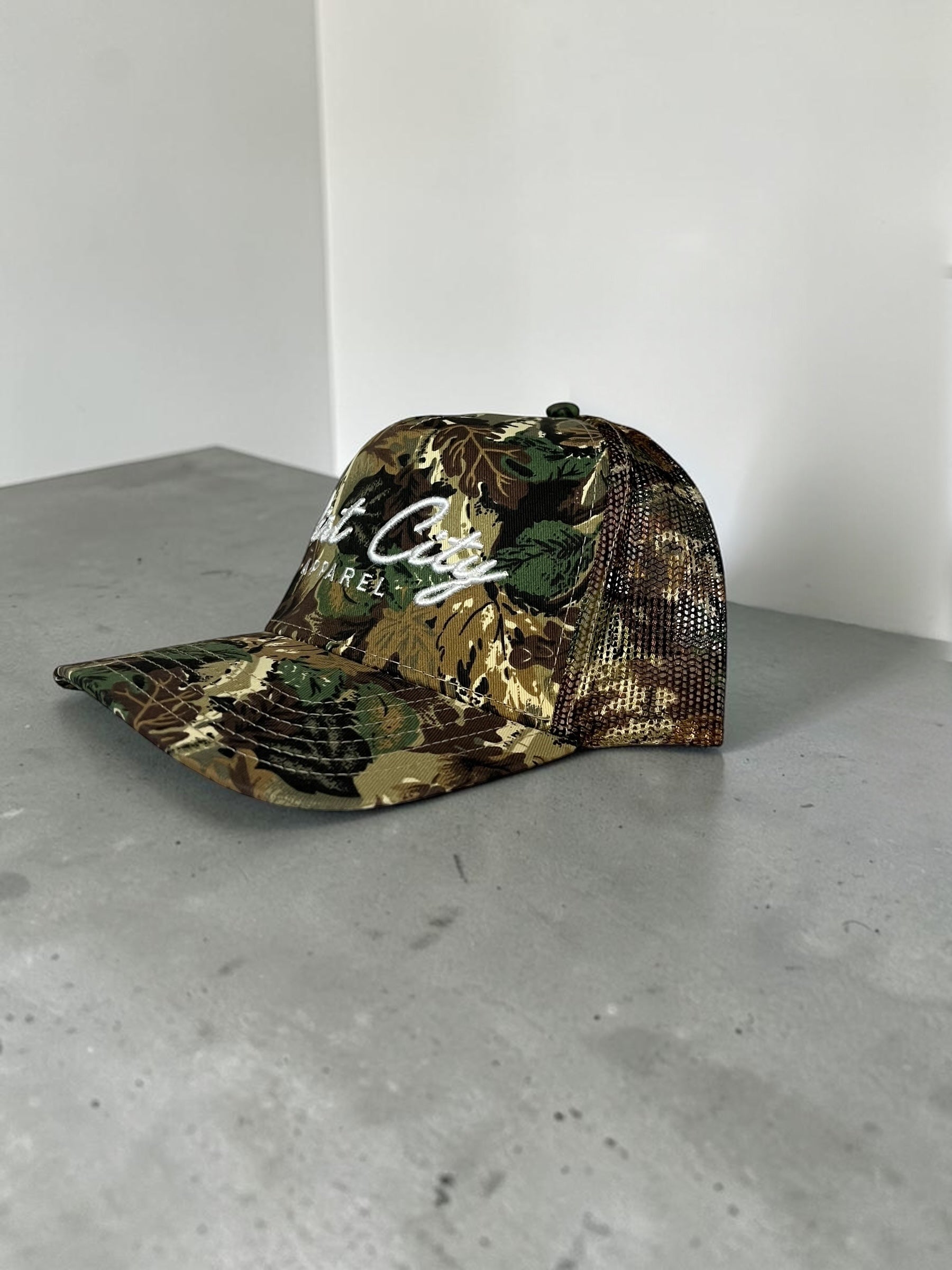 High Plains – Mesh Trucker Hat | White